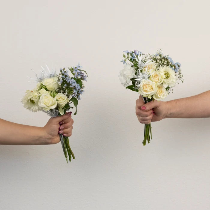 Ice Blue Bouquet Bar Flower Kit Vase - Image