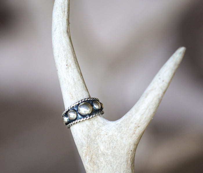 Graduated Ball Ring