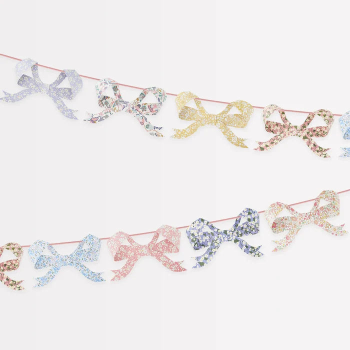 Liberty Bow Garland