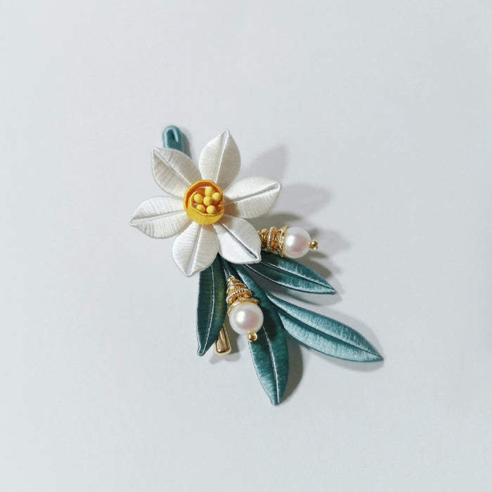 Handmade Chanhua Narcissus Brooch - White Flower with Teal Leaves & Pearl