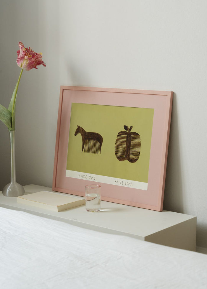Horse and Apple Comb by Isabelle Vandeplassche
