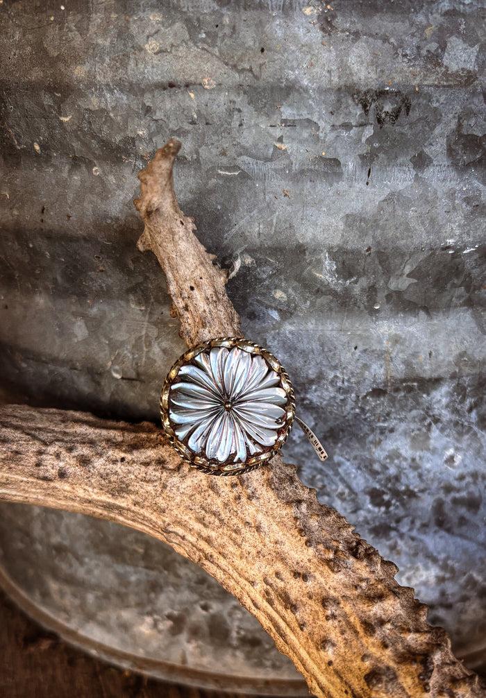 Tibet Mother of Pearl Flower Ring